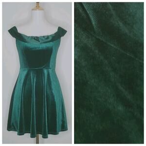 Trixxi Sz L NWT Green Velvet Skater Cocktail Party Dress‎ Christmas NYE Holiday